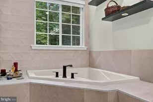 8100 Hollow Tree Ln, Upper Marlboro, MD 20772 - Photo 31