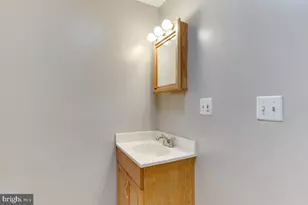 12725 Hillmeade Station Dr E, Bowie, MD 20720 - Photo 29