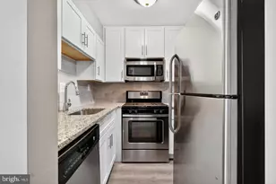 554 Wilson Bridge Dr, Oxon Hill, MD 20745 - Photo 11