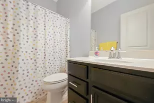 518 Harborview Dr, Oxon Hill, MD 20745 - Photo 25