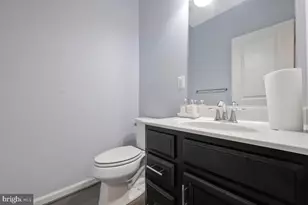 518 Harborview Dr, Oxon Hill, MD 20745 - Photo 3