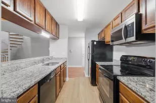 9601 Lake Pointe Ct, Upper Marlboro, MD 20774 - Photo 11