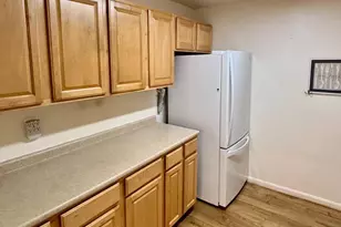 8042 Lakecrest Dr, Greenbelt, MD 20770 - Photo 9