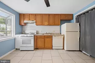 1731 Village Green Dr, Hyattsville, MD 20785 - Photo 9