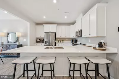 6675 Belcrest Road, Hyattsville, MD 20782 - Photo 9