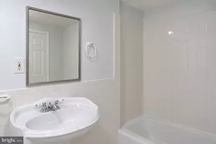 2420 Hannon St, Hyattsville, MD 20783 - Photo 25