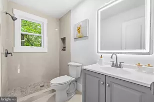 4912 Maury Pl, Oxon Hill, MD 20745 - Photo 27