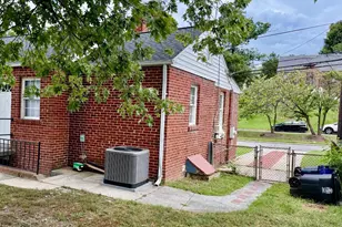 6406 Knollbrook Dr, Hyattsville, MD 20783 - Photo 5
