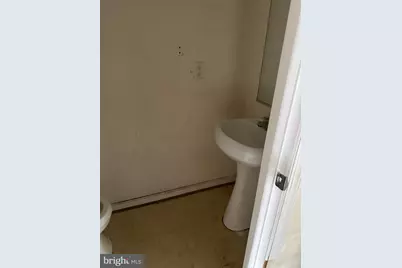 9901 Cranapple Court, Springdale, MD 20774 - Photo 5