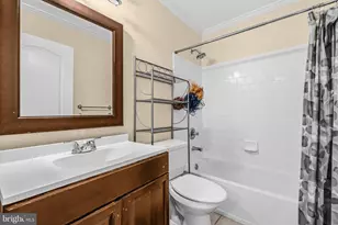 10105 Summershade Ln, Springdale, MD 20774 - Photo 19