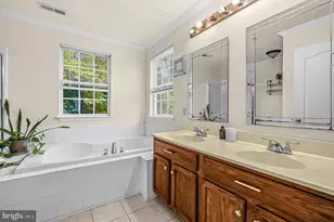 10105 Summershade Ln, Springdale, MD 20774 - Photo 27