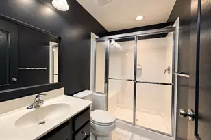 835 Regents Square, Oxon Hill, MD 20745 - Photo 5