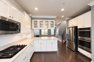 835 Regents Square, Oxon Hill, MD 20745 - Photo 9