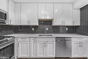 6008 Westchester Park Dr, College Park, MD 20740 - Photo 7