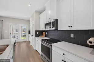 16108 Meadow Glenn Dr, Bowie, MD 20716 - Photo 23