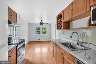 227 Lastner Ln, Greenbelt, MD 20770 - Photo 9