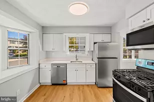 816 Central Hills Ln, Landover, MD 20785 - Photo 11