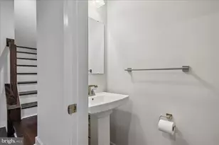 6110 Northwest Dr, Hyattsville, MD 20782 - Photo 9
