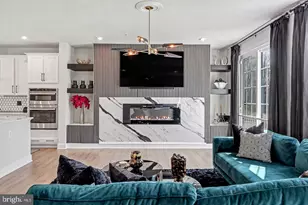 10878 Foxtrot Cir, Upper Marlboro, MD 20772 - Photo 9