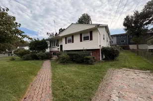 6911 Canyon Dr, Capitol Heights, MD 20743 - Photo 3