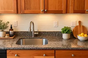 6026 Westchester Park Dr, College Park, MD 20740 - Photo 9