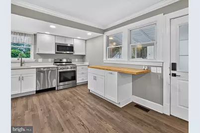 6704 Boxwood Drive, Suitland, MD 20746 - Photo 5