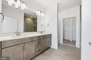 125 Kinsale Pl, National Harbor, MD 20745 - Photo 13