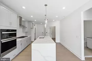 125 Kinsale Pl, National Harbor, MD 20745 - Photo 25