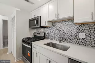 8108 Lakecrest Dr, Greenbelt, MD 20770 - Photo 13