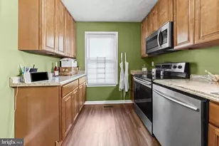 3728 Silver Park Ct, Suitland, MD 20746 - Photo 11