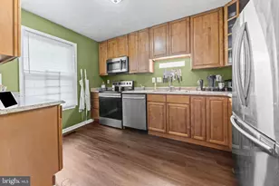 3728 Silver Park Ct, Suitland, MD 20746 - Photo 9