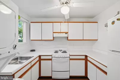 6 Crescent Road #G, Greenbelt, MD 20770 - Photo 5