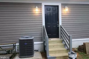 9520 Dogwood Park St, Capitol Heights, MD 20743 - Photo 3