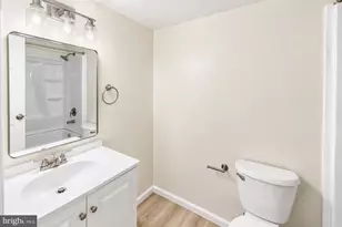 7983 Riggs Rd, Hyattsville, MD 20783 - Photo 23