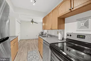 7818 Hanover Pkwy, Greenbelt, MD 20770 - Photo 9