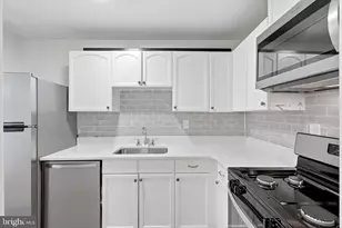 5976 Westchester Park Dr, College Park, MD 20740 - Photo 17