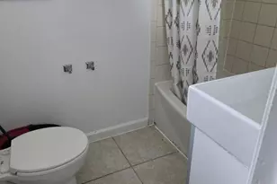 541 Wilson Bridge Dr, Oxon Hill, MD 20745 - Photo 5