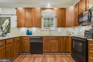 6918 Flag Harbor Dr, District Heights, MD 20747 - Photo 7
