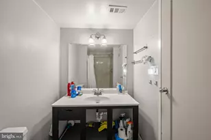 6946 Hanover Pkwy, Greenbelt, MD 20770 - Photo 17