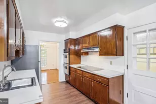 2406 Mistletoe, Adelphi, MD 20783 - Photo 3