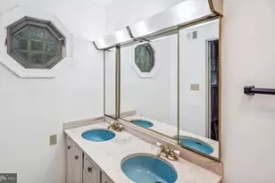 2406 Mistletoe, Adelphi, MD 20783 - Photo 5
