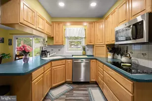 12703 Blossom Ln, Bowie, MD 20715 - Photo 13