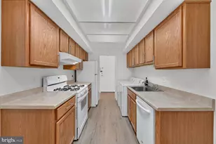 10251 Prince Pl, Upper Marlboro, MD 20774 - Photo 5