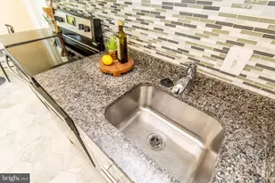 5014 N Englewood Dr, Capitol Heights, MD 20743 - Photo 11