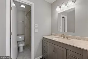 37 Lakeside Dr, Greenbelt, MD 20770 - Photo 11
