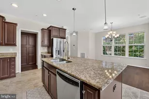 510 Overlook Park Dr, Oxon Hill, MD 20745 - Photo 15