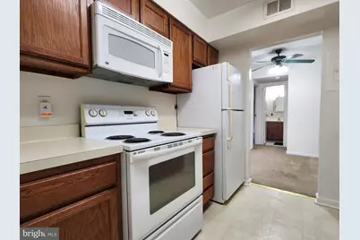 6982 Hanover Parkway #303, Greenbelt, MD 20770 - Photo 9