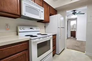 6982 Hanover Pkwy, Greenbelt, MD 20770 - Photo 9