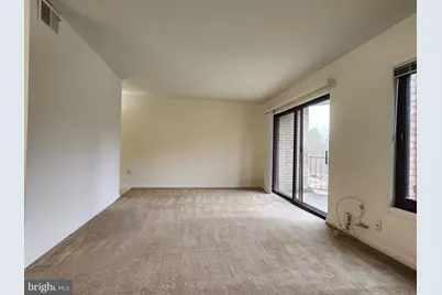 6982 Hanover Parkway #303, Greenbelt, MD 20770 - Photo 7