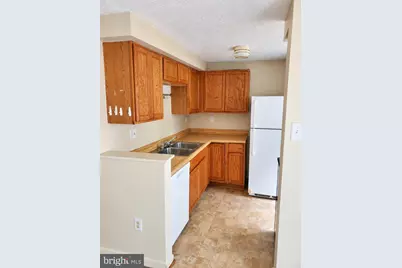 332 Shady Glen Drive, Capitol Heights, MD 20743 - Photo 3